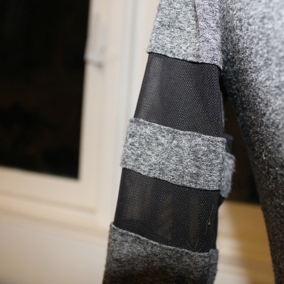 Grey garage shirt🌟 - Picture 3 of 3